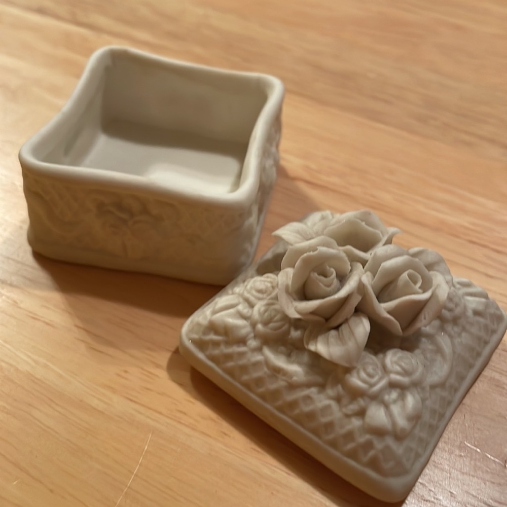 Little ring box